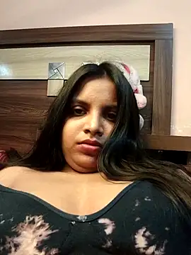 Snapshot of Maahhii_2 chatting on May 2026 09:05:01 AM Maahhii 2 online show from May 2026 09:05:01 AM