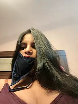 Snapshot of Maahhii_2 chatting on May 2026 11:54:02 PM Maahhii 2 online show from May 2026 11:54:02 PM
