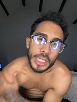 TU-MORENOO online show from November 2025 06:05:02 AM