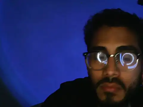 TU-MORENOO online show from December 2025 06:23:01 AM