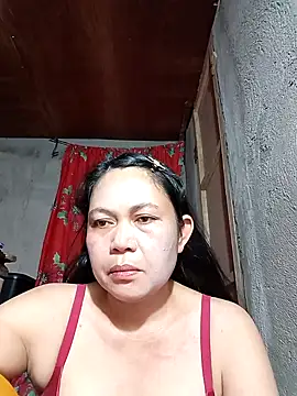 Snapshot of Everleigh_mom chatting on October 2025 05:35:02 AM Everleigh mom online show from October 2025 05:35:02 AM