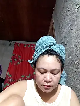 Snapshot of Everleigh_mom chatting on October 2025 02:30:01 AM Everleigh mom online show from October 2025 02:30:01 AM