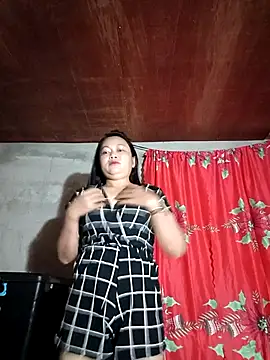 Snapshot of Everleigh_mom chatting on October 2025 07:45:01 PM Everleigh mom online show from October 2025 07:45:01 PM