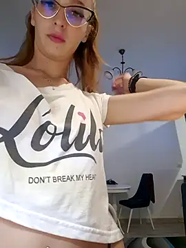 MoonedByEva online show from October 2025 07:45:02 PM