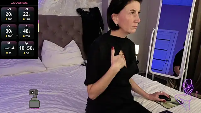 Snapshot of Lia_Reyn chatting on October 2025 10:33:01 AM Lia Reyn online show from October 2025 10:33:01 AM