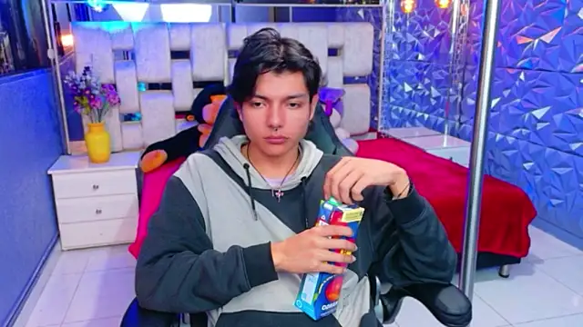 alandelrey57 online show from March 2026 02:24:02 AM