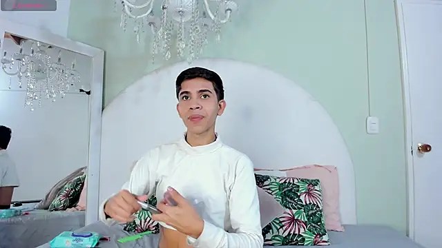 JoshuaSanzz online show from October 2025 03:38:02 AM