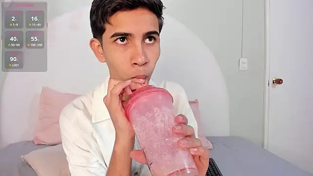 JoshuaSanzz online show from October 2025 03:40:01 AM