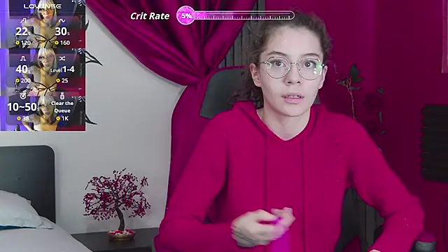 RavennMoonn online show from September 2025 07:52:01 PM