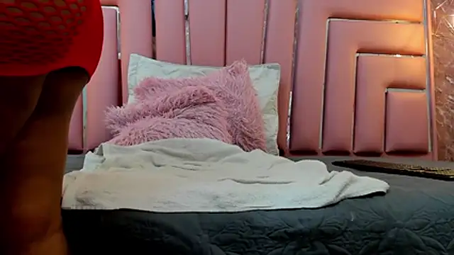 ALYANNA HOT  online show from February 2026 12:35:01 PM