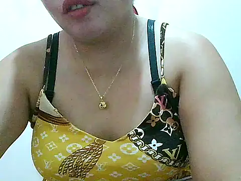 Snapshot of fresh_rosie chatting on October 2025 08:18:02 PM fresh rosie online show from October 2025 08:18:02 PM