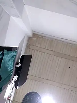 yatzuriperrita online show from April 2026 11:14:01 PM