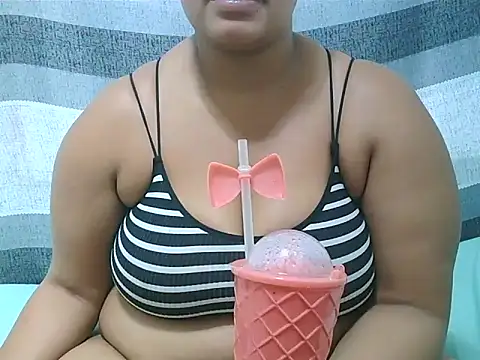 Snapshot of ThickHunn99 chatting on October 2025 07:43:02 AM ThickHunn99 online show from October 2025 07:43:02 AM