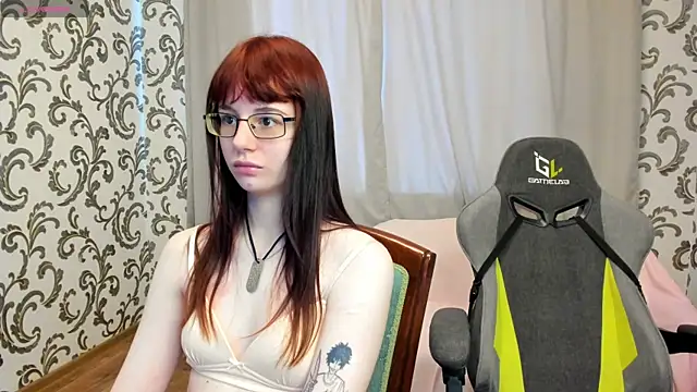 Snapshot of KiraZephyr chatting on September 2025 04:01:02 AM KiraZephyr online show from September 2025 04:01:02 AM