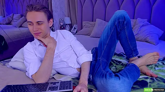 WilliamDyson online show from October 2025 03:17:02 AM