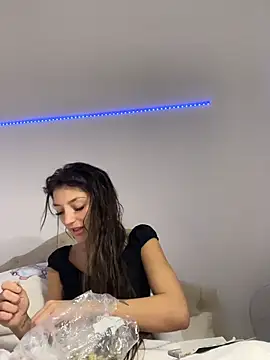 naughtybella05 online show from November 2025 08:19:01 PM