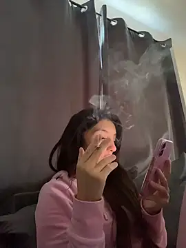 naughtybella05 online show from November 2025 01:04:01 PM