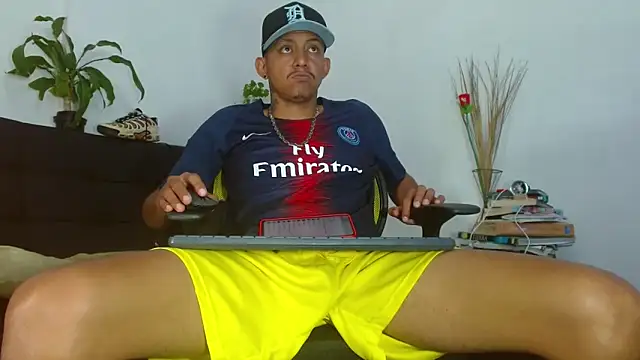 skinny23cm online show from April 2026 03:12:01 PM