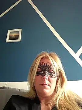 Snapshot of bellemasquer chatting on May 2026 12:55:02 PM bellemasquer online show from May 2026 12:55:02 PM