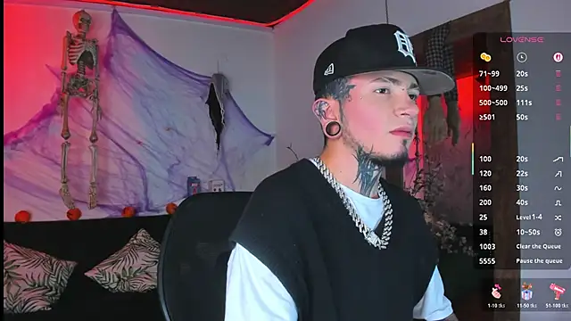 tyler jones  online show from October 2025 04:38:01 AM