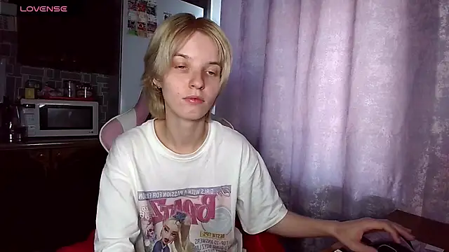 Snapshot of Madelaineses chatting on July 2026 05:12:02 AM Madelaineses online show from July 2026 05:12:02 AM