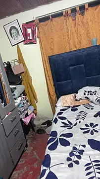 EmilyDuran  online show from April 2026 02:01:01 AM