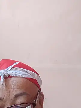 VangLe73 online show from October 2025 01:04:02 AM