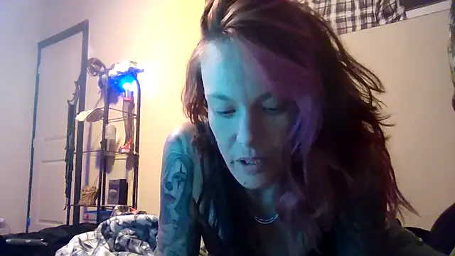 bratlipss online show from September 2025 02:11:01 AM