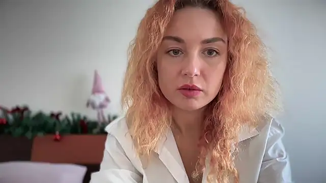 Reddgiirl online show from December 2025 09:59:02 AM