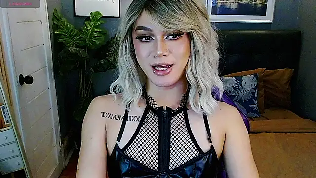 Skylar Ravenscroft online show from January 2026 04:17:02 AM