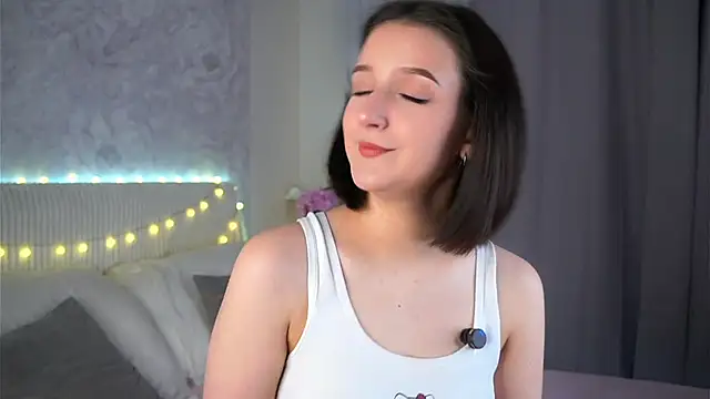 FalineBeacher online show from April 2026 01:05:02 AM