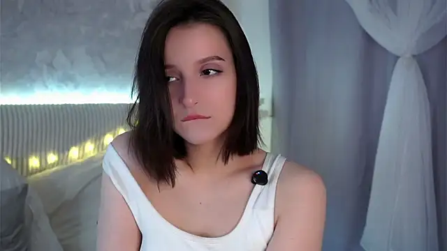 FalineBeacher online show from April 2026 01:09:02 AM