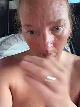 Snapshot of JustYourNormalCouple chatting on October 2025 04:05:01 PM JustYourNormalCouple online show from October 2025 04:05:01 PM