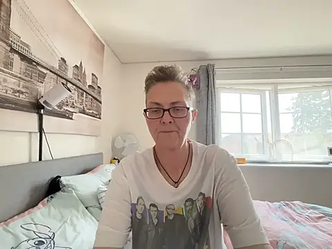 Curvy-Jinx online show from July 2026 07:57:01 AM