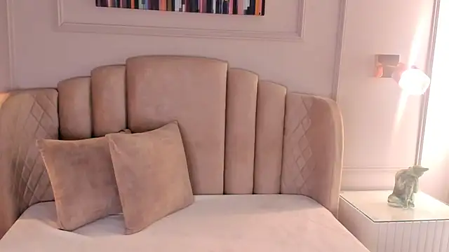 mia kisses2 online show from November 2025 02:13:01 AM