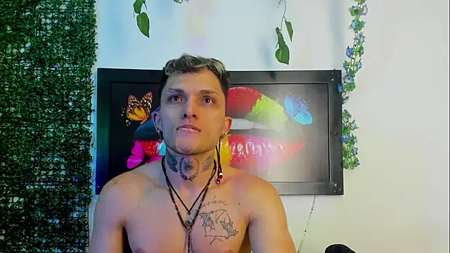 Snapshot of Kieran_kian chatting on April 2026 01:30:02 AM Kieran kian online show from April 2026 01:30:02 AM