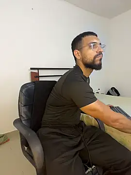 vincentjaxon online show from November 2025 05:57:01 PM