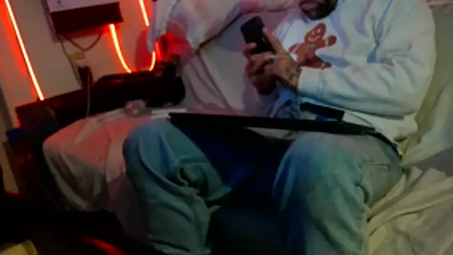 Luv2SuckBWC92 online show from November 2025 08:22:02 AM