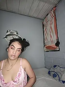 Snapshot of Bigtiti01 chatting on April 2026 08:01:02 PM Bigtiti01 online show from April 2026 08:01:02 PM