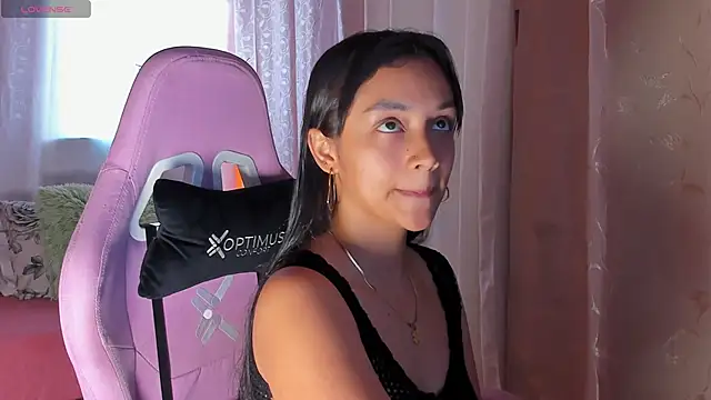 Snapshot of MelanyOconner chatting on October 2025 02:38:01 PM MelanyOconner online show from October 2025 02:38:01 PM