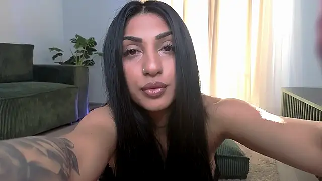 EmaHallee online show from June 2026 04:04:01 AM