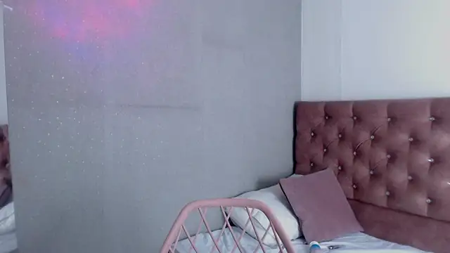 Stefany 44 online show from November 2025 06:17:01 PM