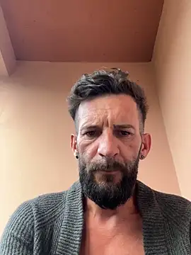 Snapshot of Michel_huge chatting on September 2025 04:23:01 AM Michel huge online show from September 2025 04:23:01 AM