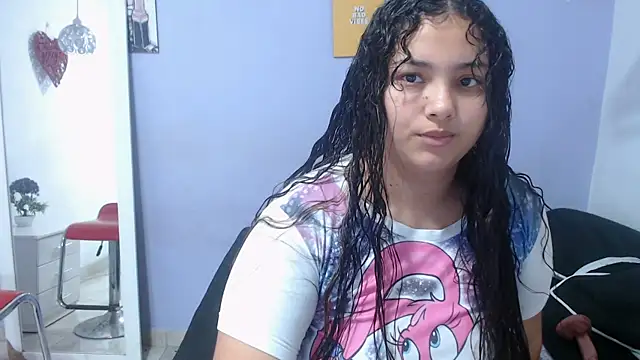 penelope gucci1 online show from October 2025 11:51:02 AM