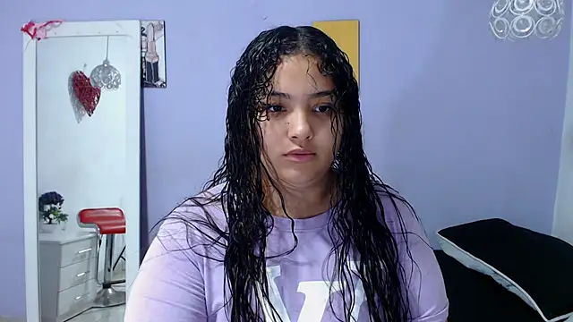 penelope gucci1 online show from October 2025 12:03:01 PM