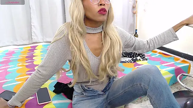 Snapshot of Anniie_miller_ chatting on October 2025 07:31:01 PM Anniie miller online show from October 2025 07:31:01 PM