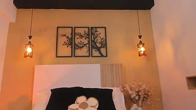 Snapshot of Camila_Bustamante chatting on October 2025 02:15:02 PM Camila Bustamante online show from October 2025 02:15:02 PM