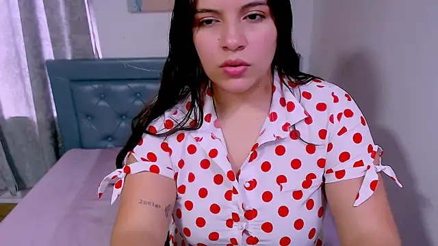 sarah aguilar online show from October 2025 05:41:02 PM