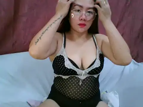 WildPussy4uxx online show from October 2025 05:11:01 PM