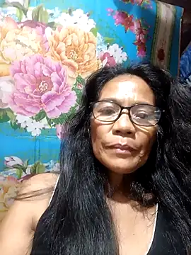 Snapshot of ImYourWoman_55 chatting on September 2025 10:31:01 PM ImYourWoman 55 online show from September 2025 10:31:01 PM